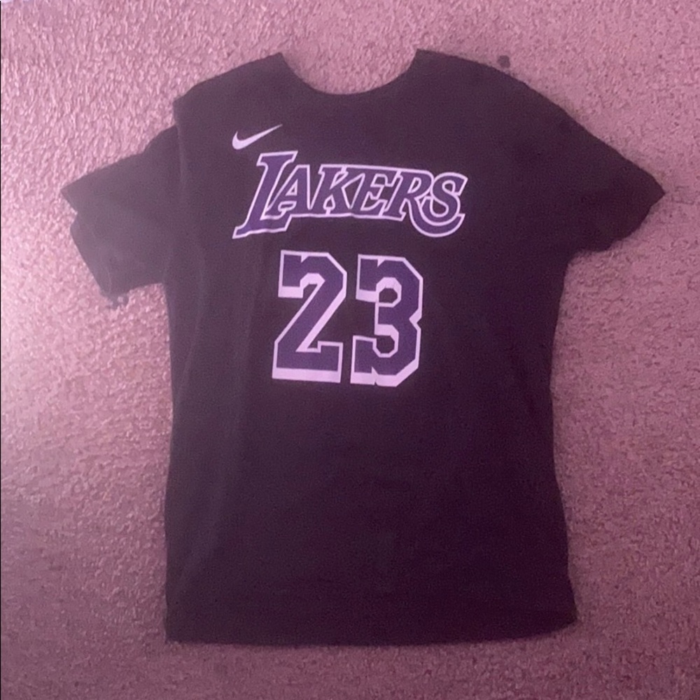 Nike tee dry fit size Lage lebron James shirt